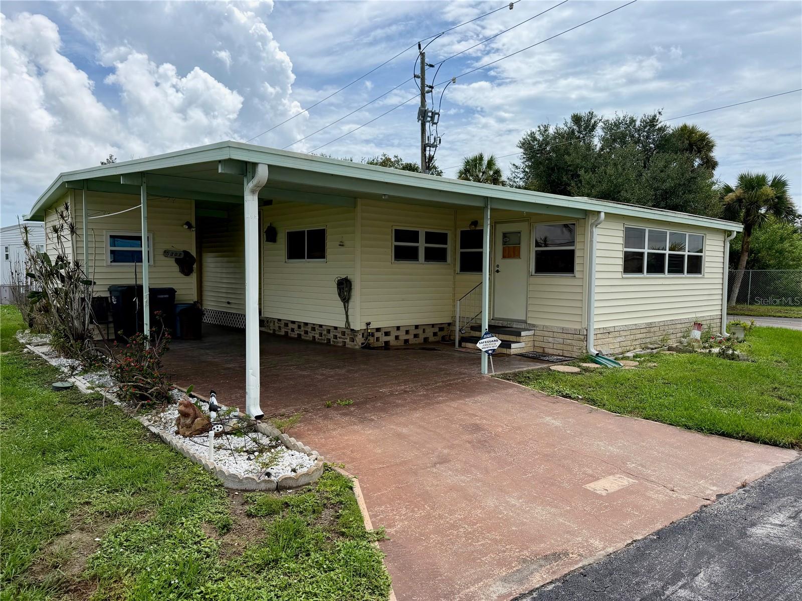 5301 Algeria CT photo 1