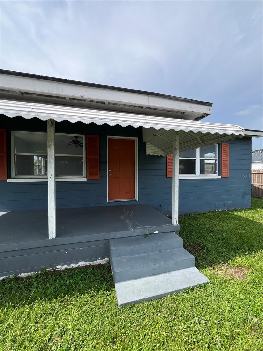 1206 E Canal St