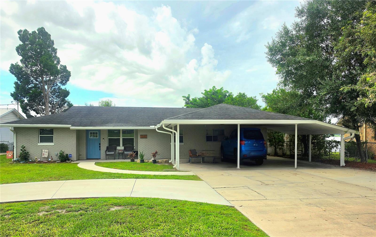 1380 Eagle Ave E photo 1