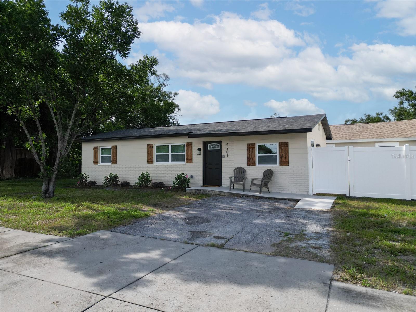 4201 55th Ave N photo 1