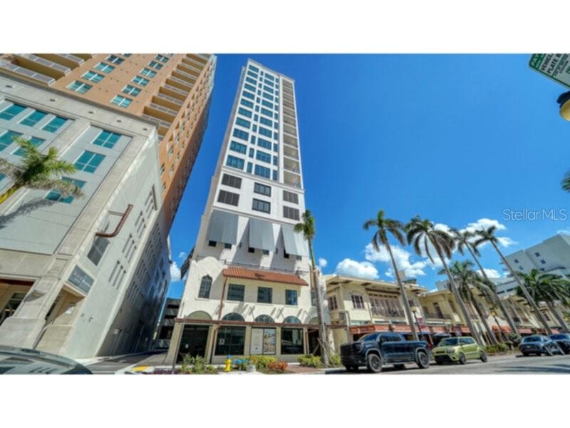 33 S Palm Ave #904