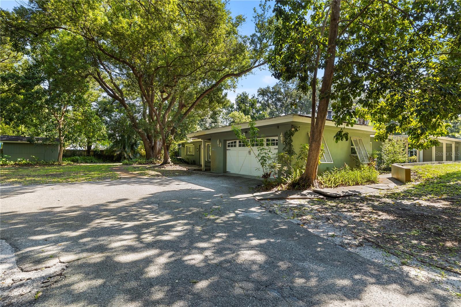 2162 Long Bow Ln
