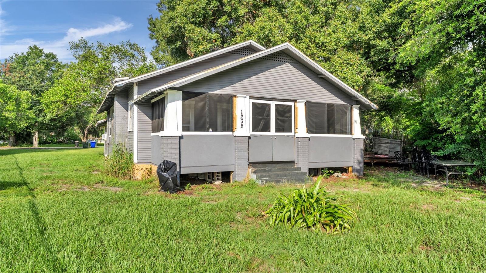 1232 Wright Dr photo 1