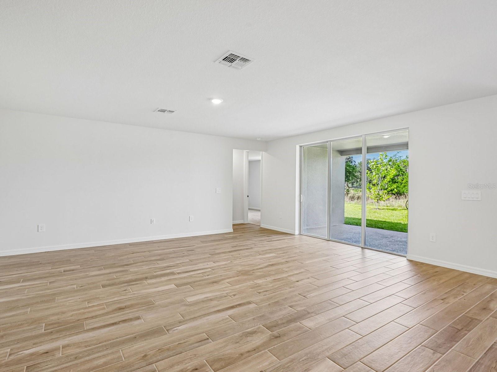 3910 Nature Sound Ln