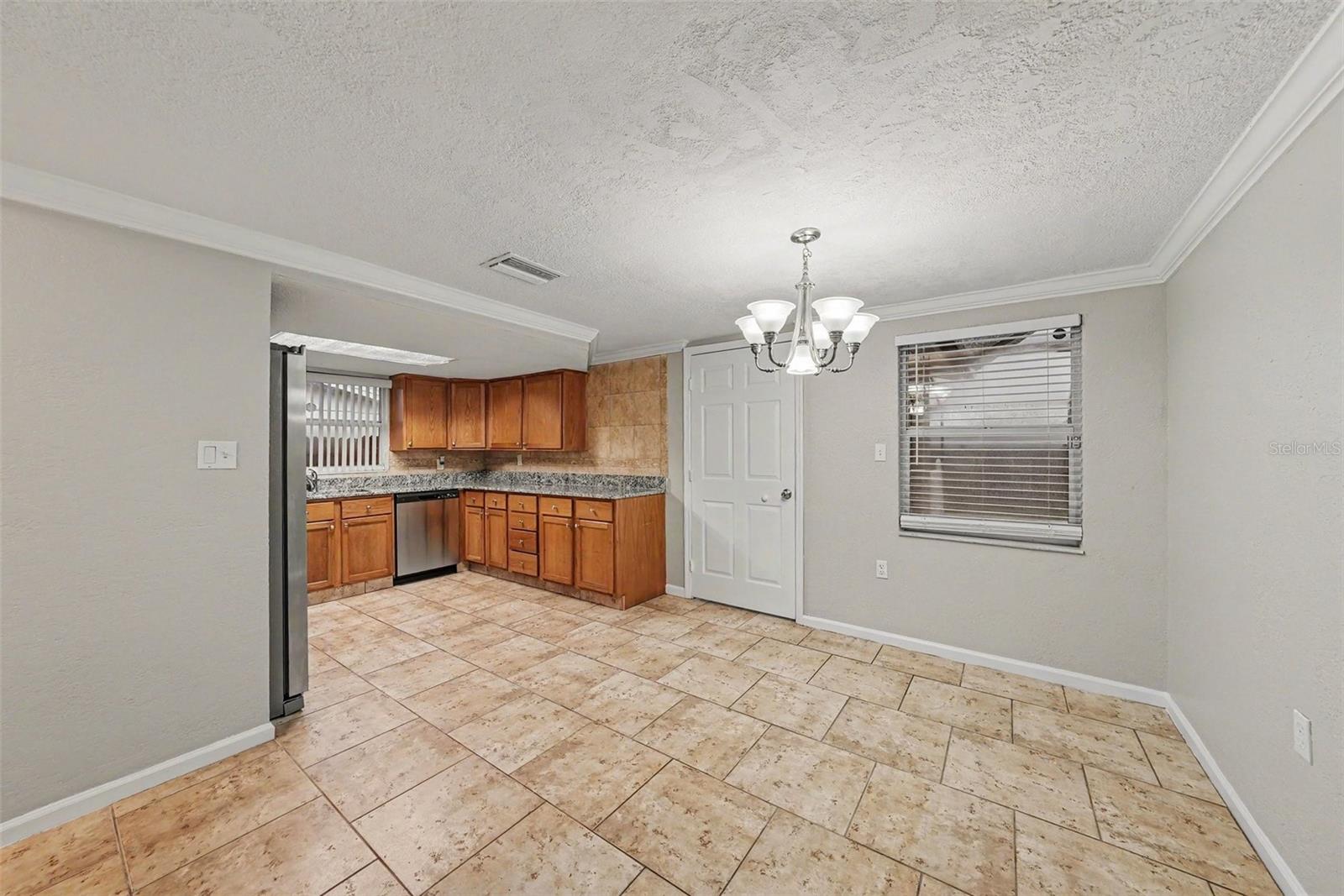 9135 Hunt Club Ln