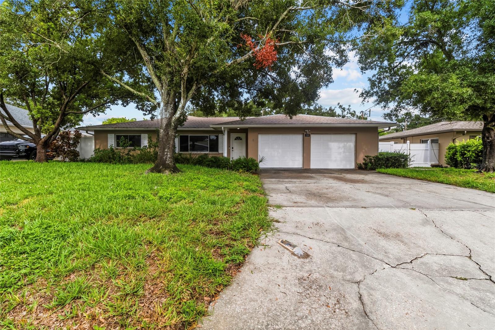55 Velma Dr W photo 1