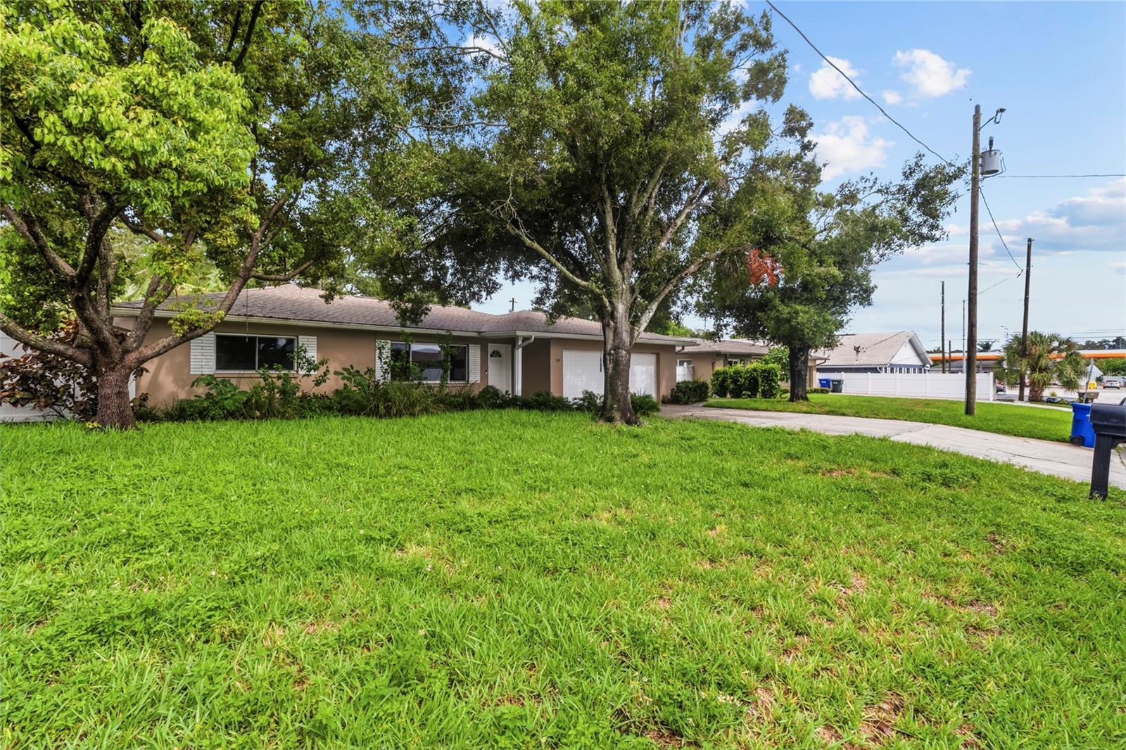 55 Velma Dr W