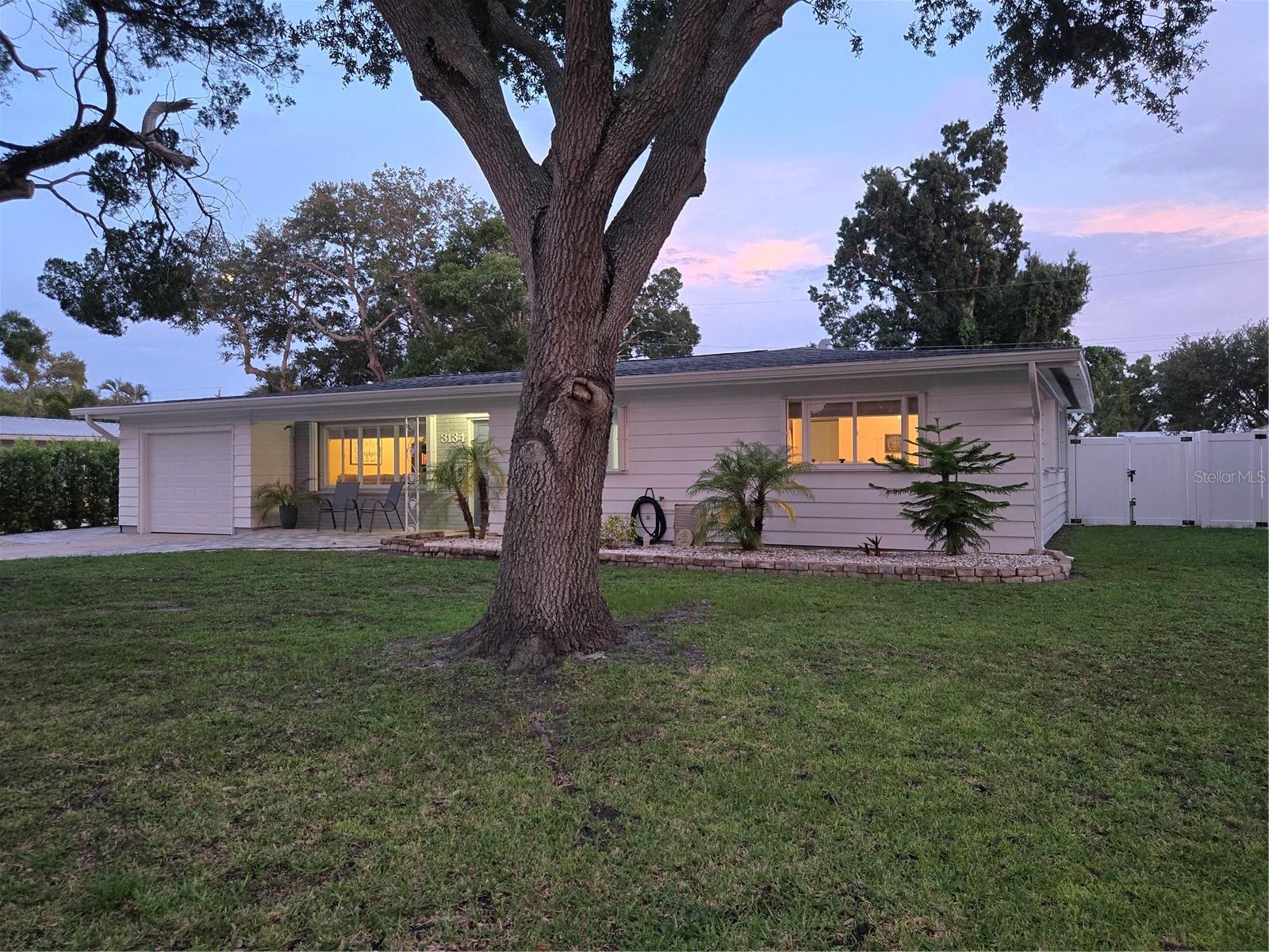 3134 Irving St photo 1