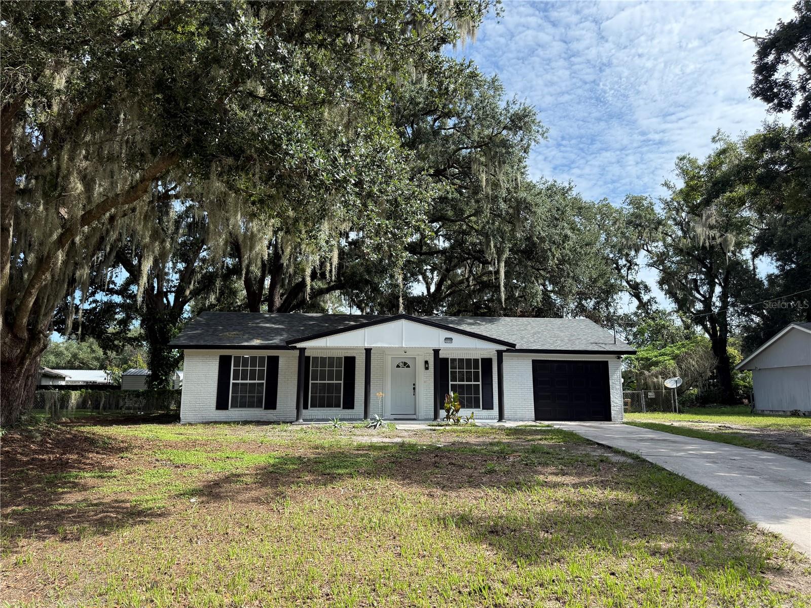 3008 Oakview Ln photo 1