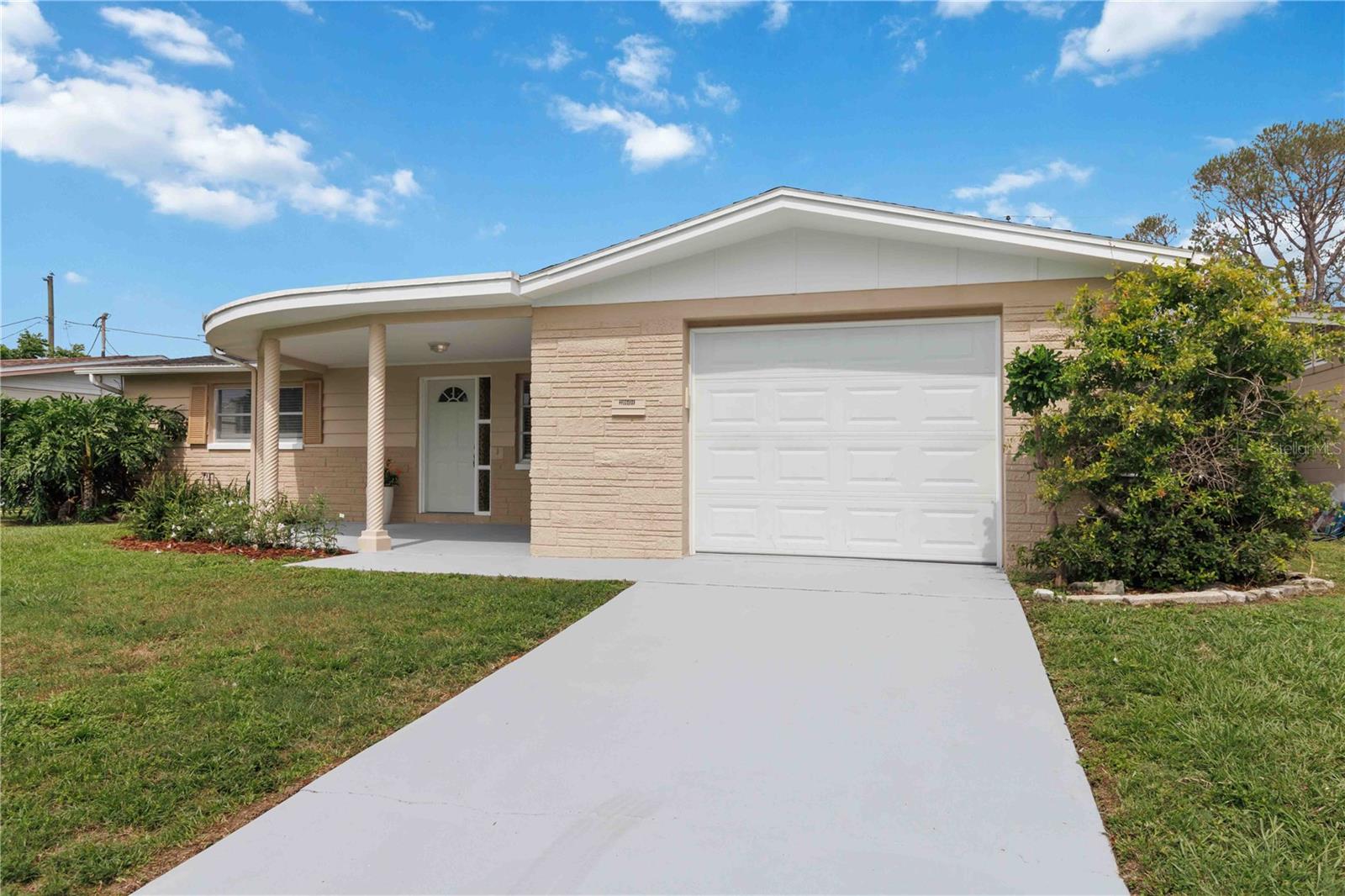 2044 Pamela Dr photo 1