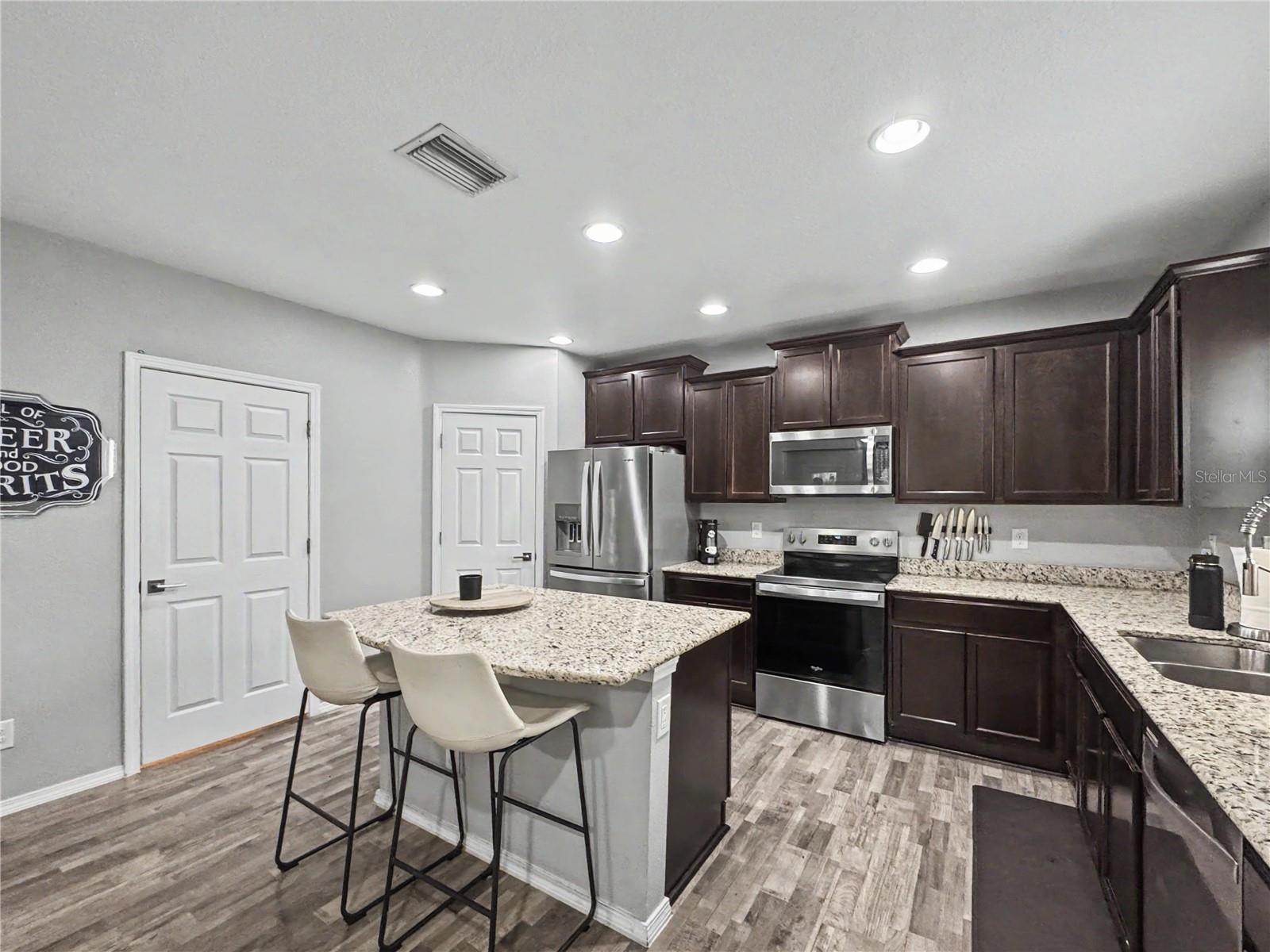 4842 Chatterton Way photo 1