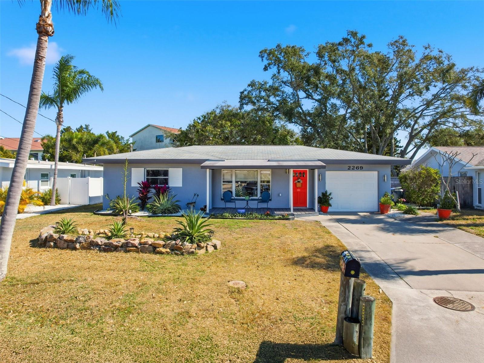 2269 Carolyn Dr