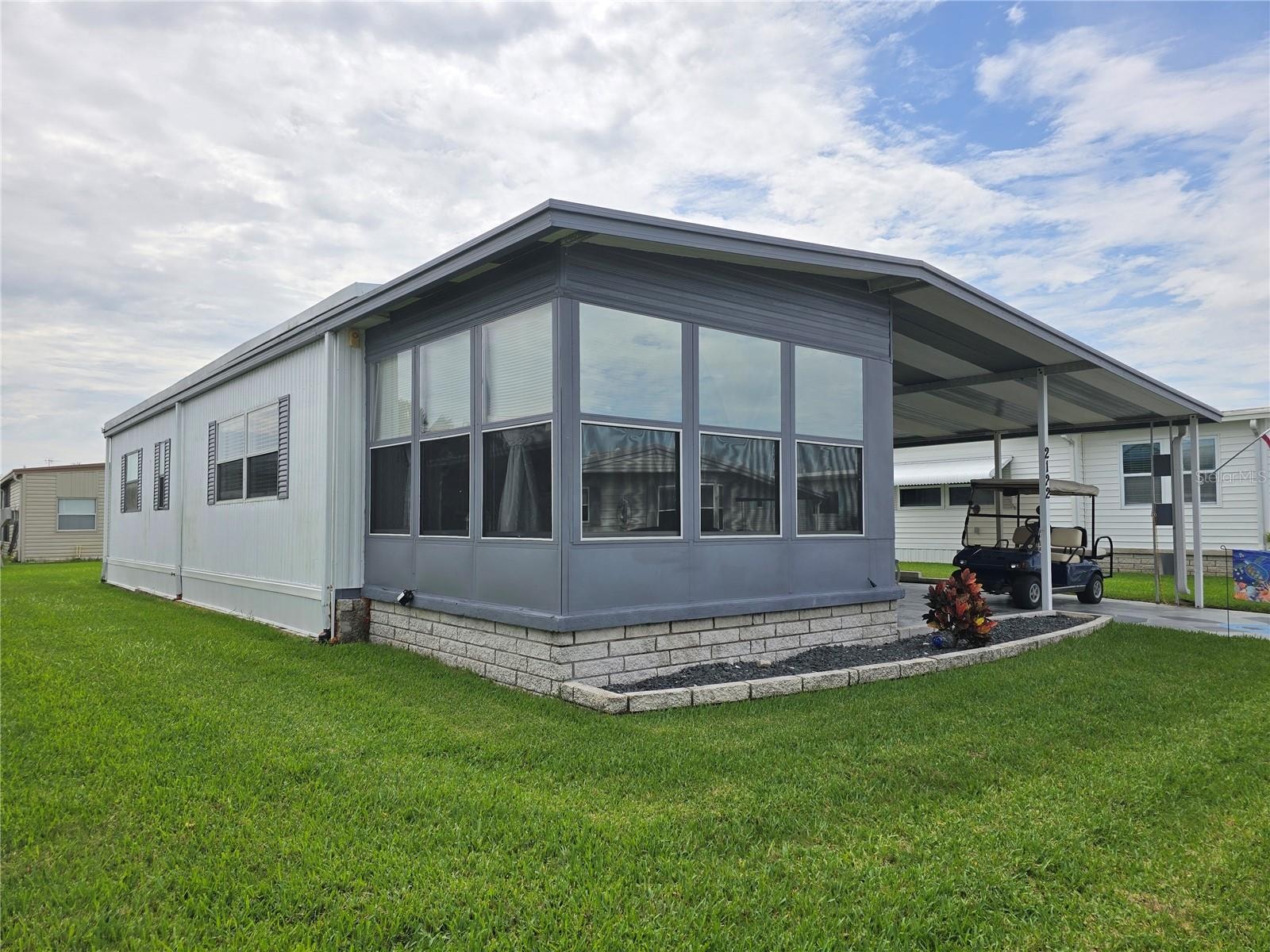2122 Waterview Dr