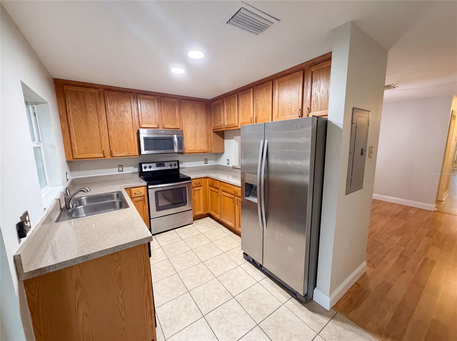 112 Coquina Bay Dr