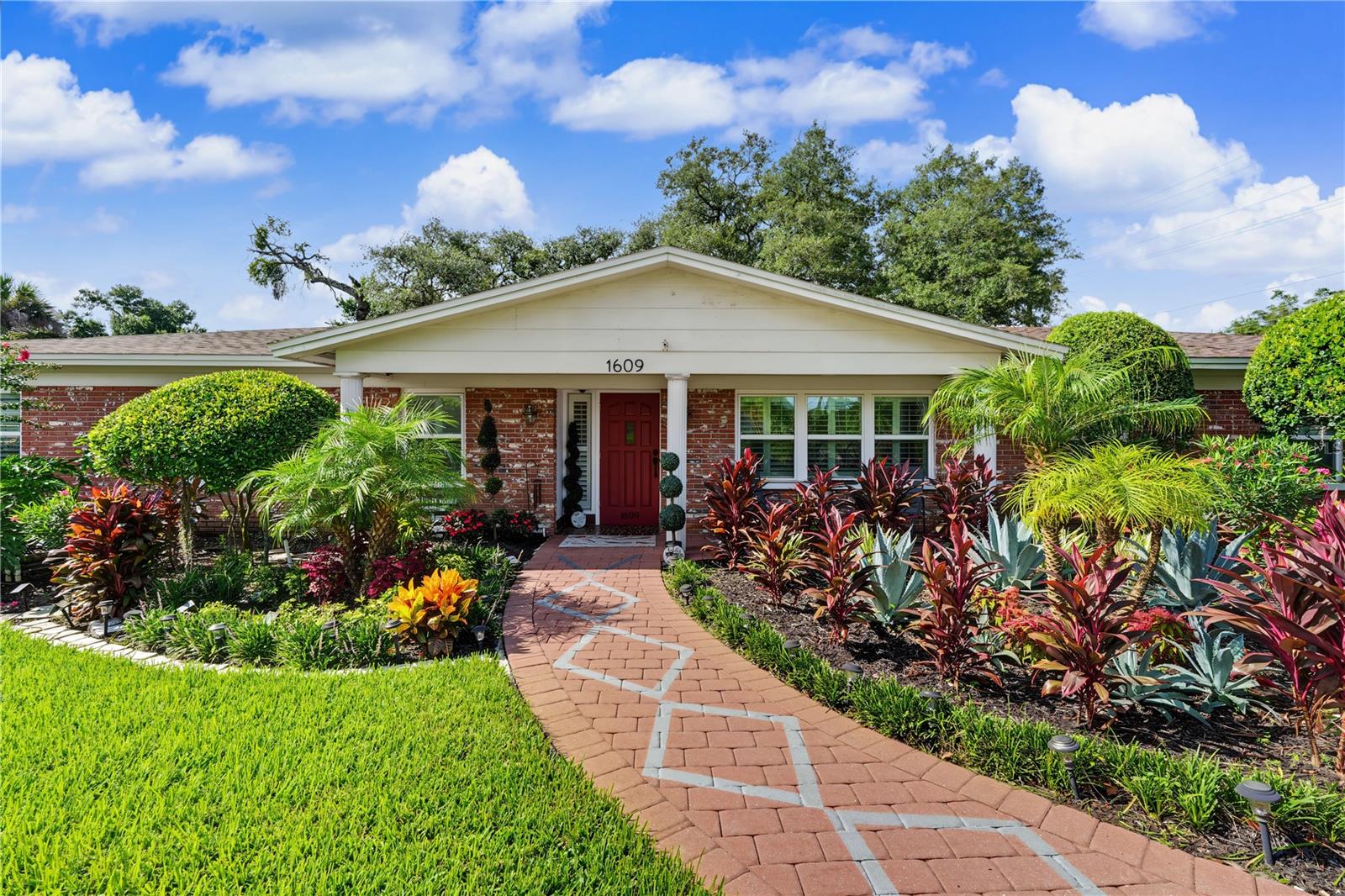 1609 Melodie Dr photo 1