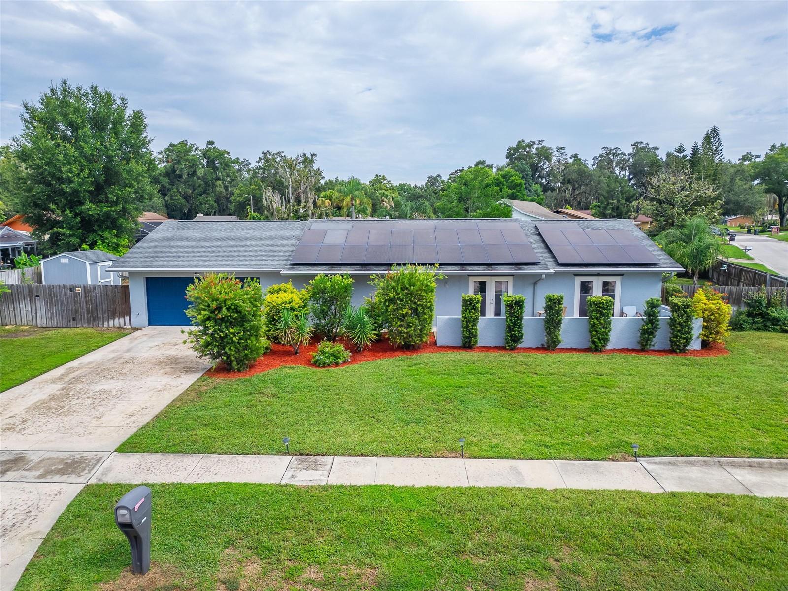 1120 Lakemont Dr photo 1