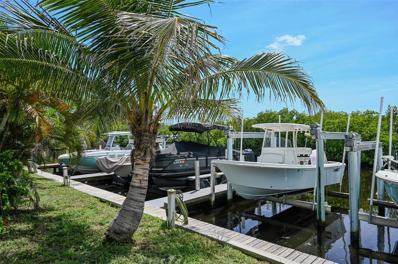 6817 Bayshore Rd