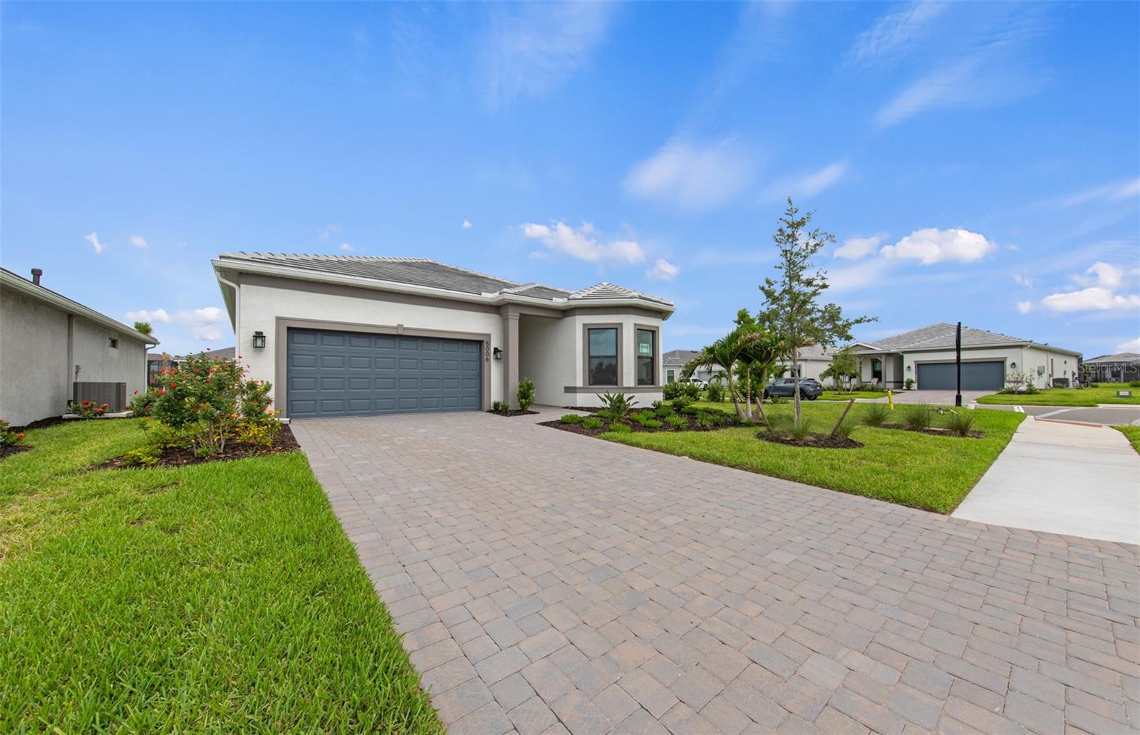 5006 Golden Shore CT photo 1