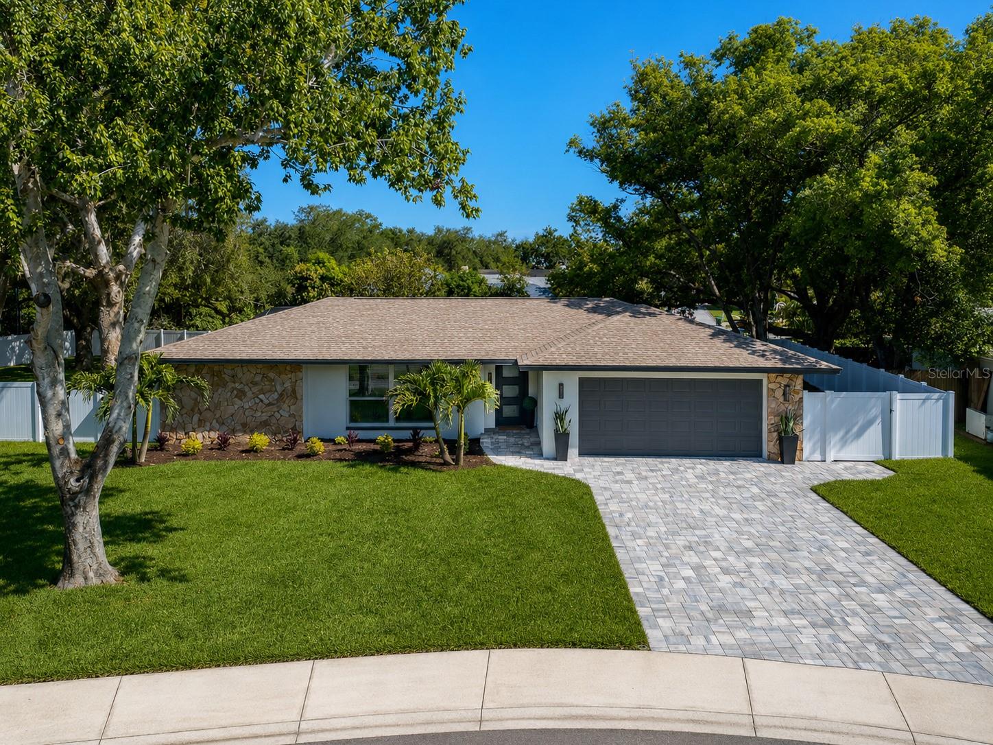 1967 Castille Dr photo 1