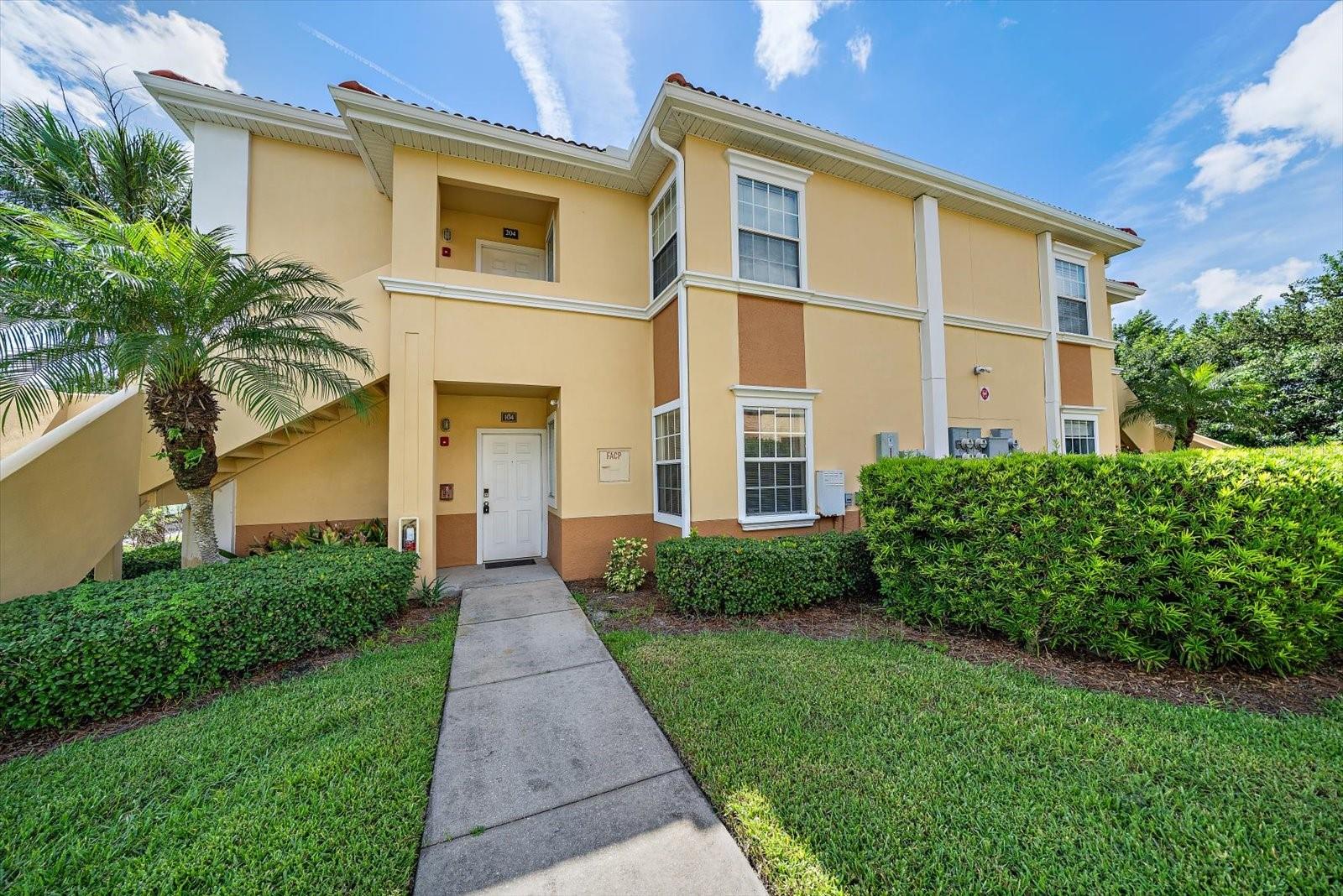 1010 Villagio Cir #104
