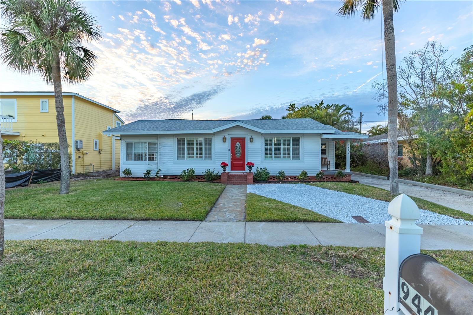 944 Bruce Ave