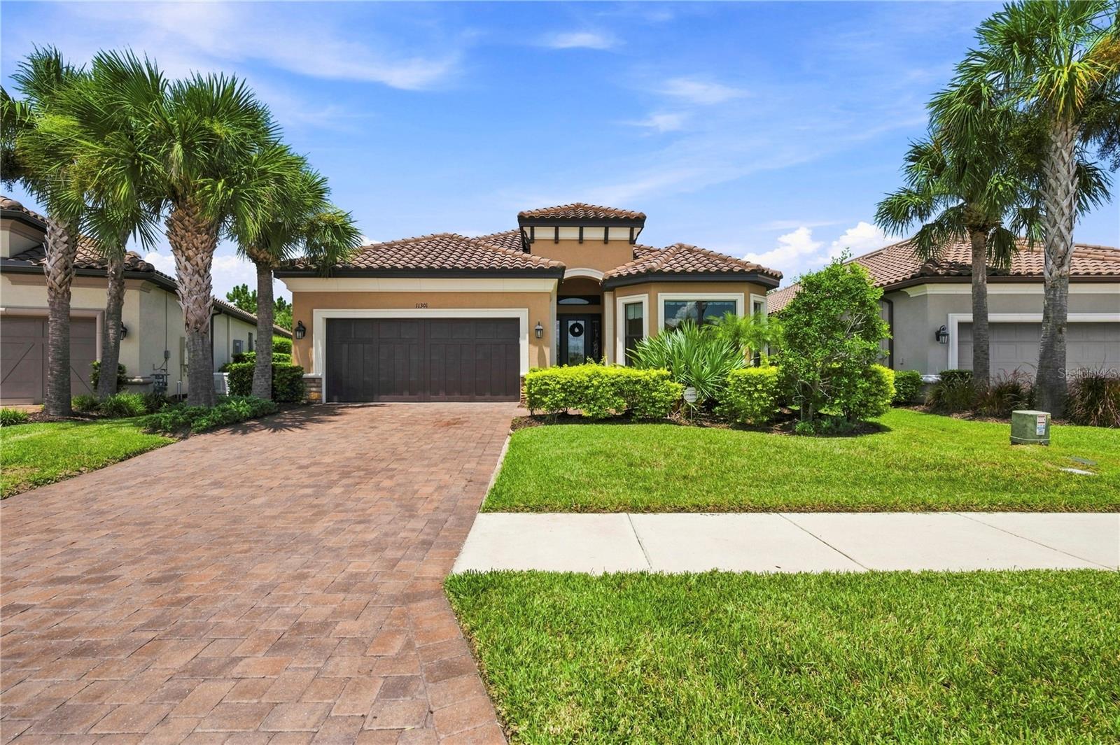 11301 Juglans Dr photo 1