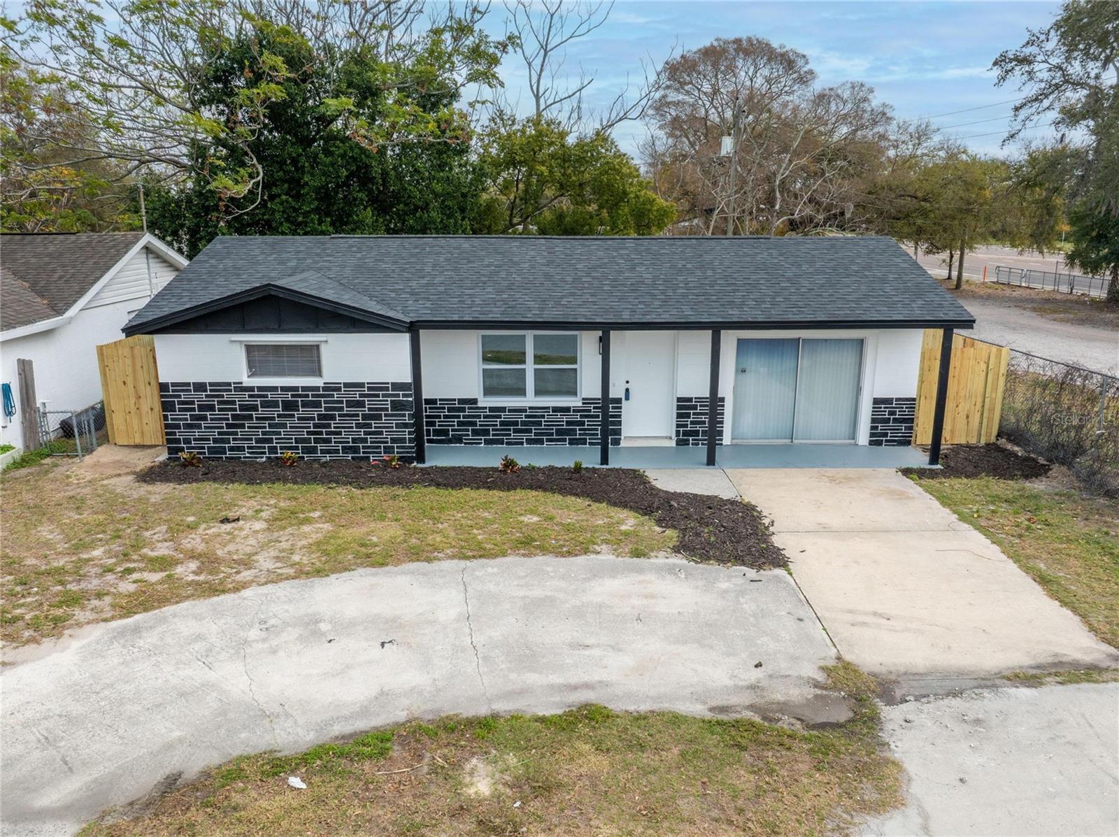 4012 Valencia Dr