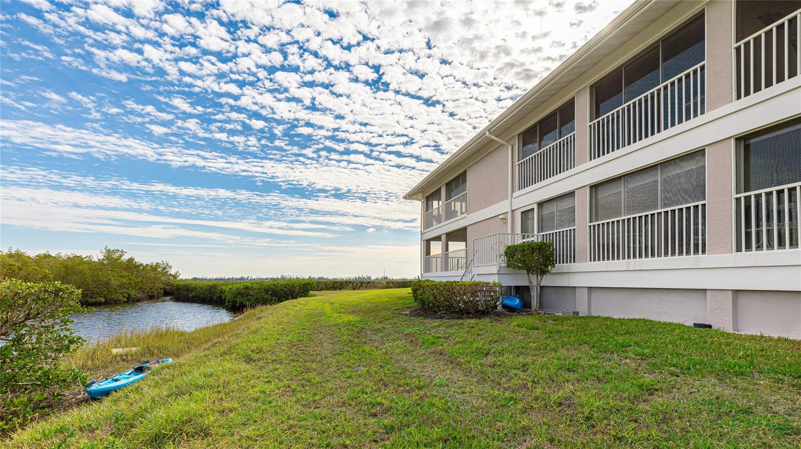 1109 Edgewater Cir #1109