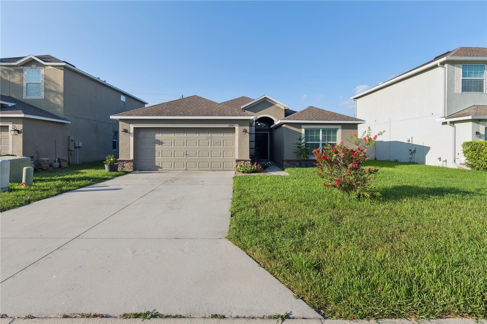 13743 Newport Shores Dr photo 1