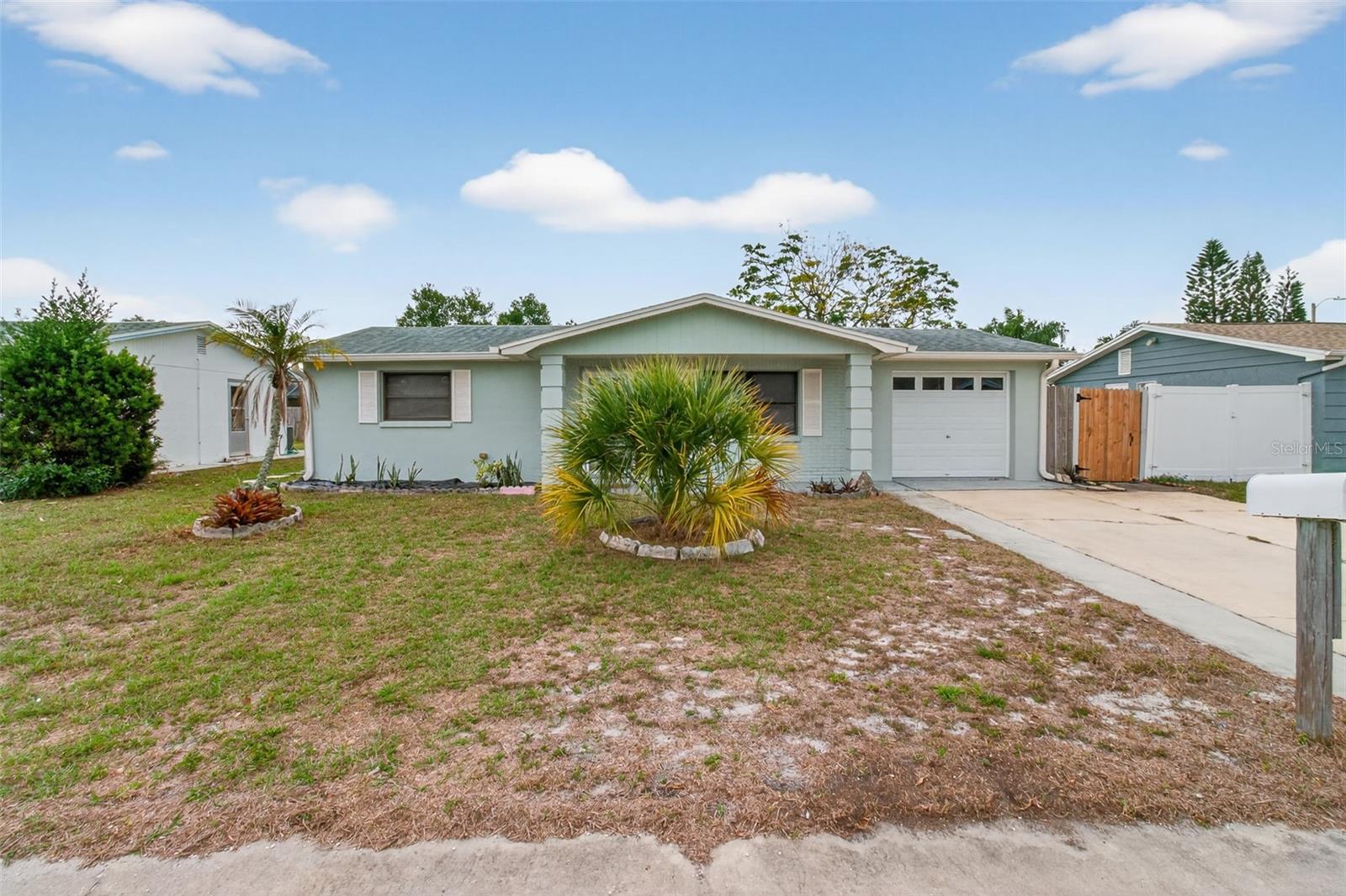 3214 Huntington Rd photo 1