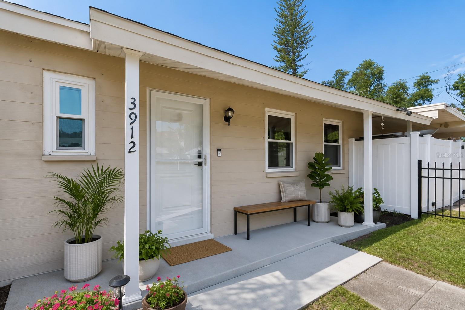 3912 W Leila Ave photo 1