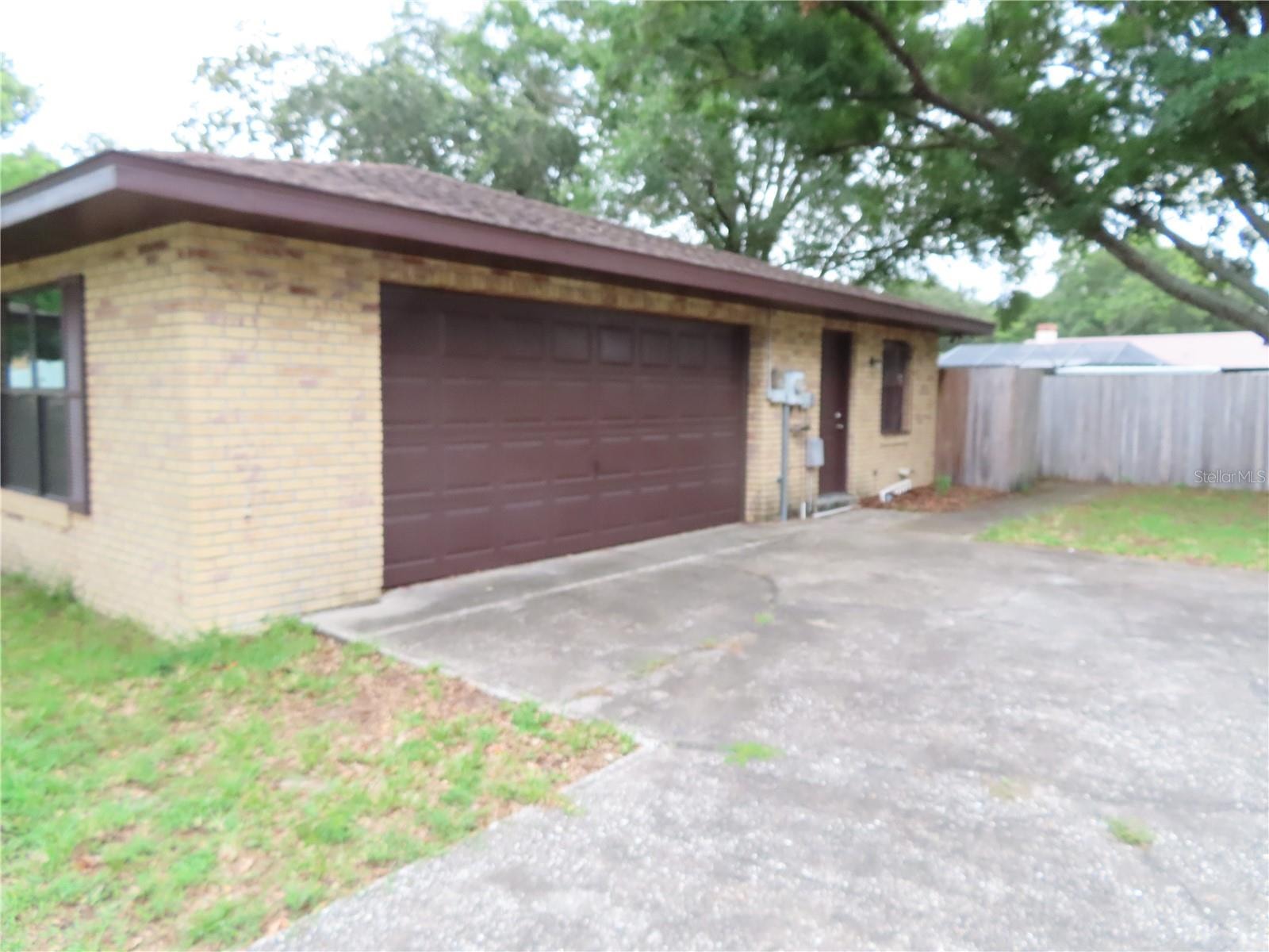 2016 Amesbury Dr