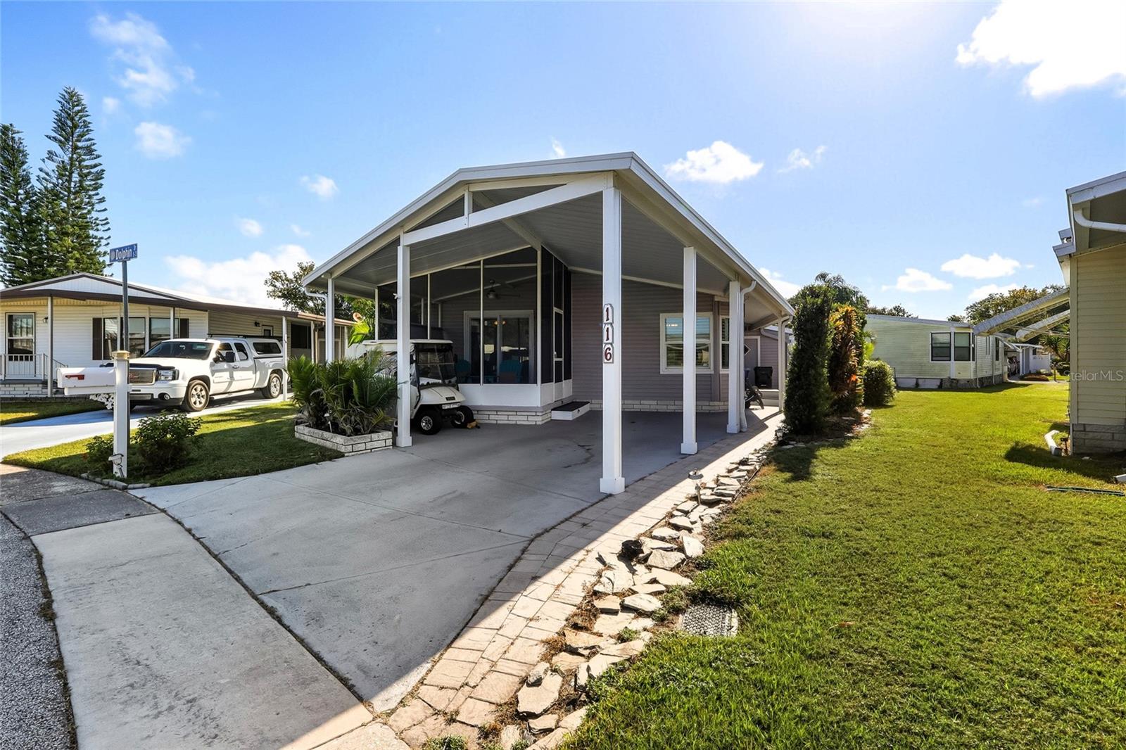 116 Dolphin Dr S photo 1