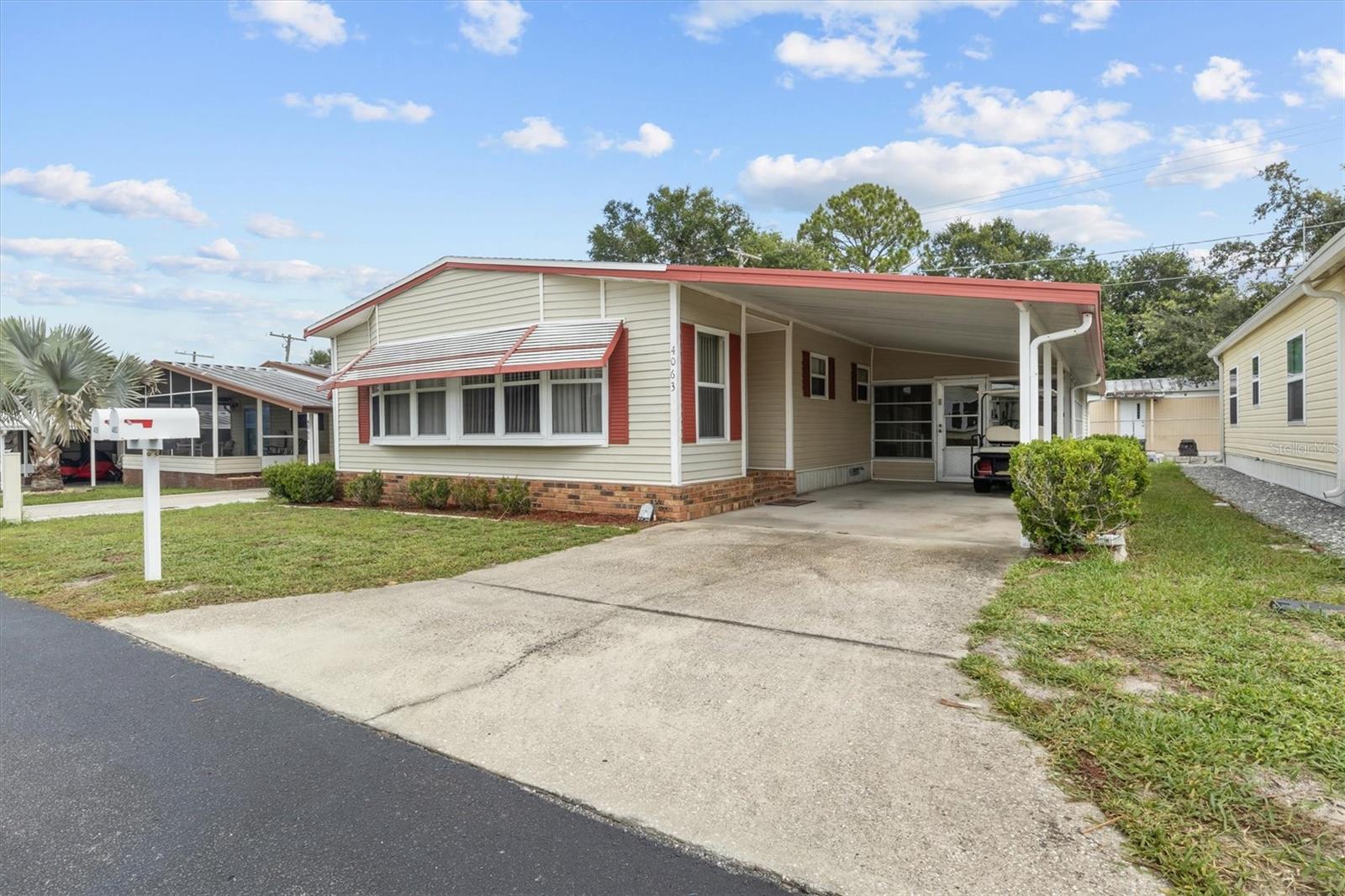 4063 Rolling Oaks Dr photo 1
