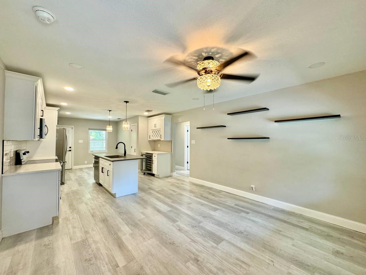 1918 E Shadowlawn Ave