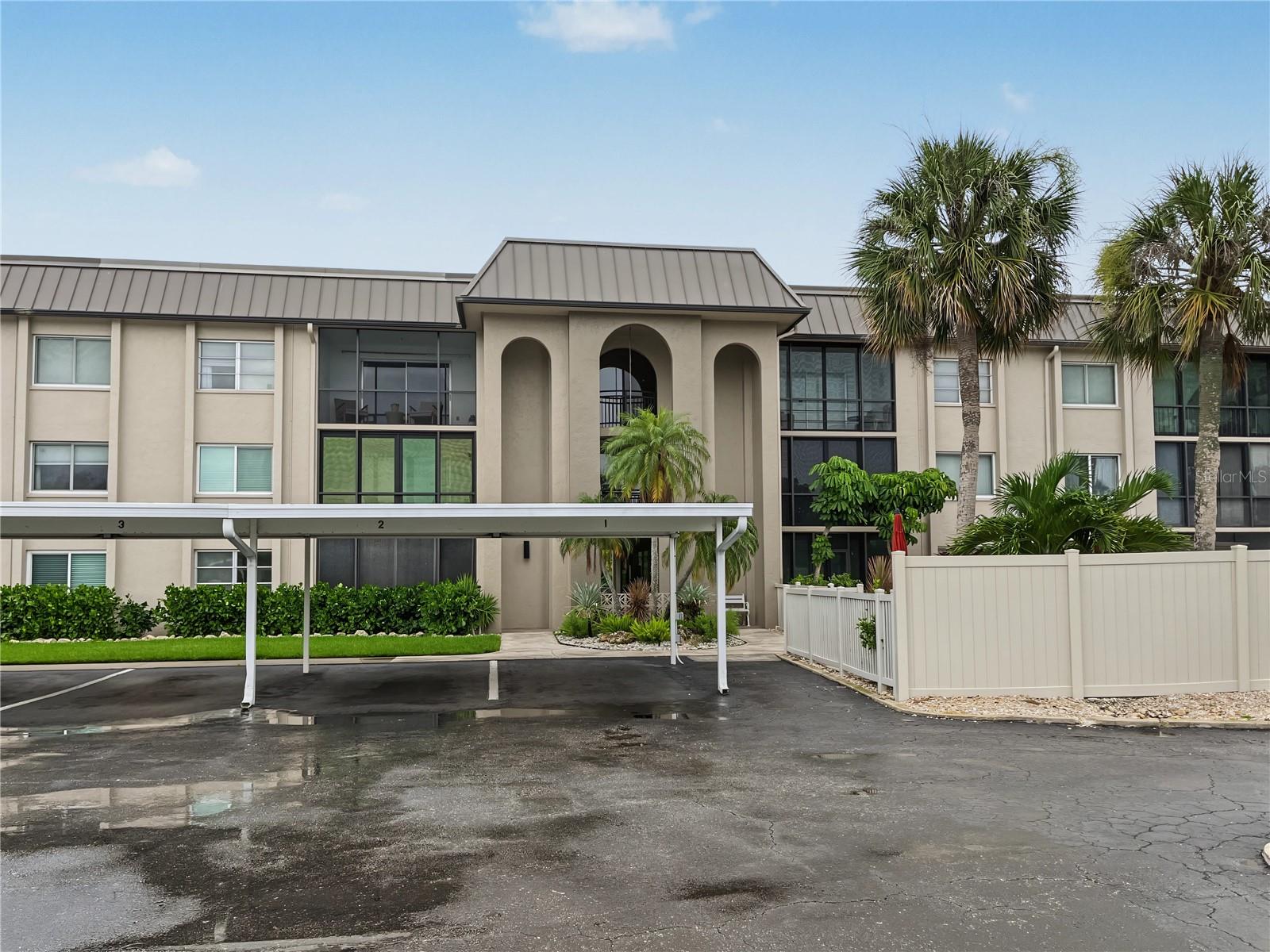 6470 Hollywood Blvd #104 photo 1