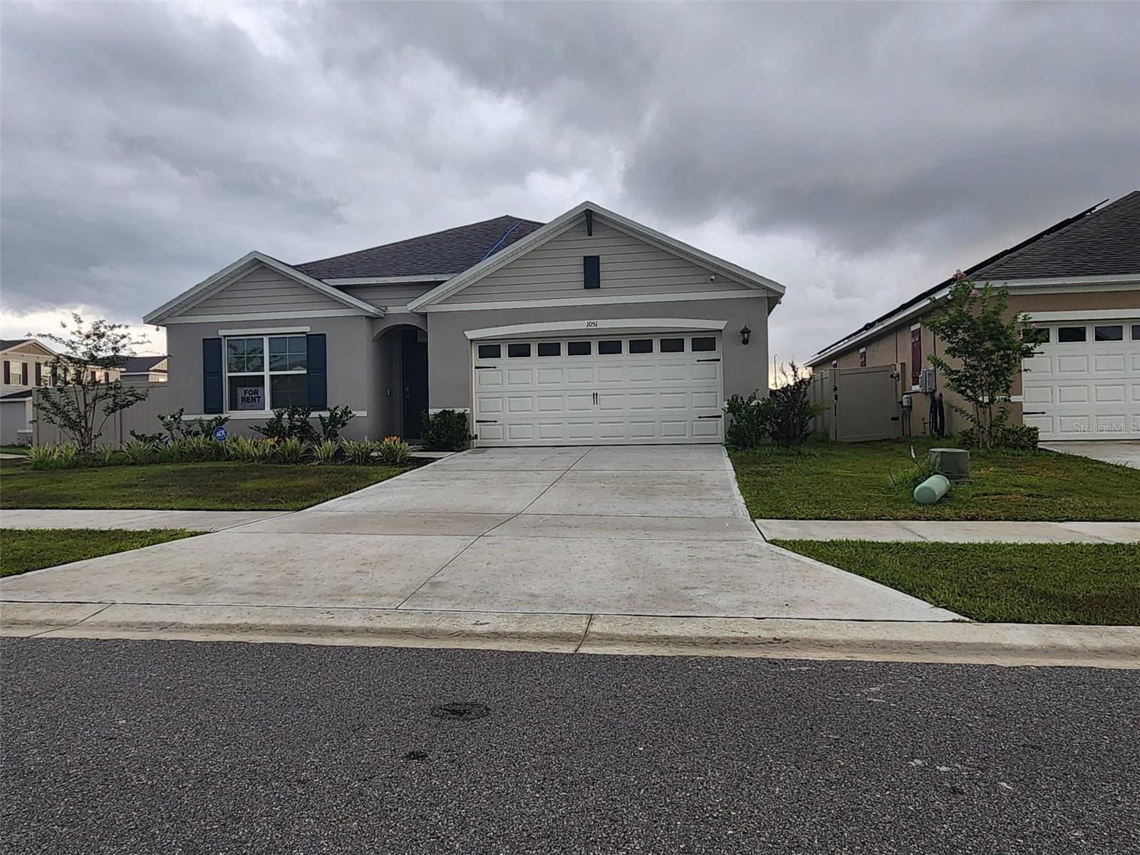 1051 Griffon Ave photo 1