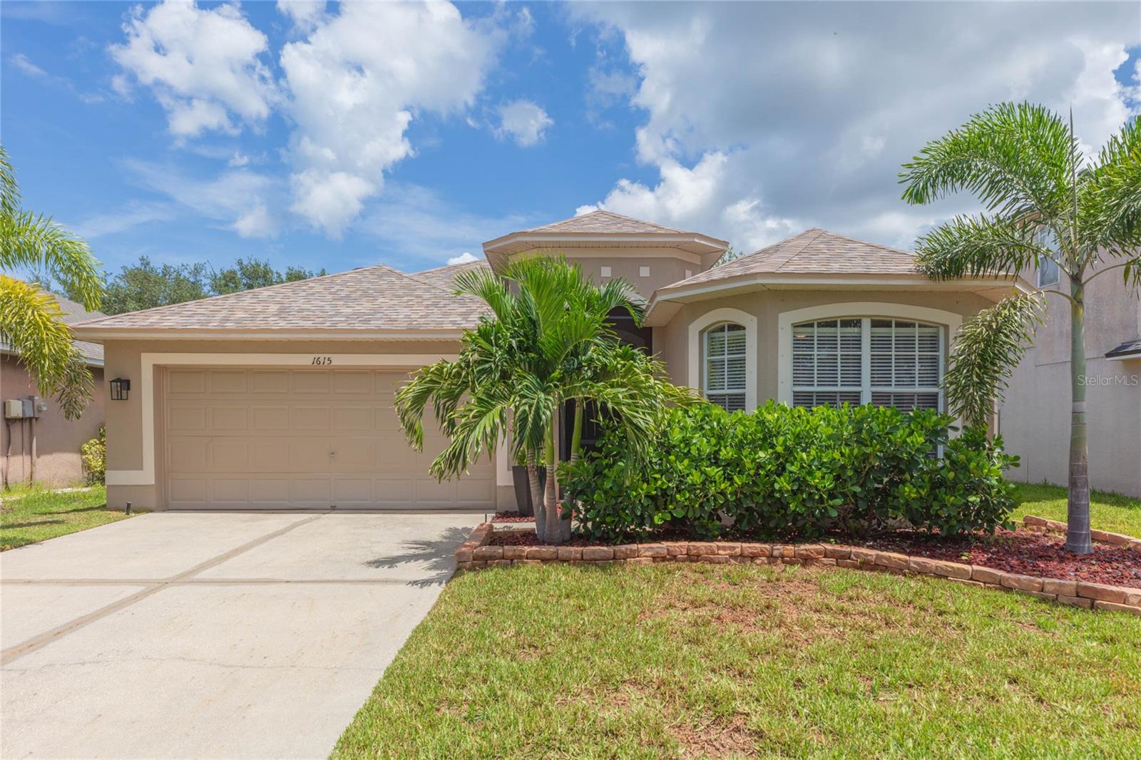 1615 Bonita Bluff CT photo 1