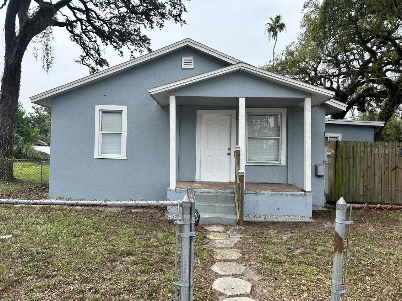 3001 E McBerry St photo 1
