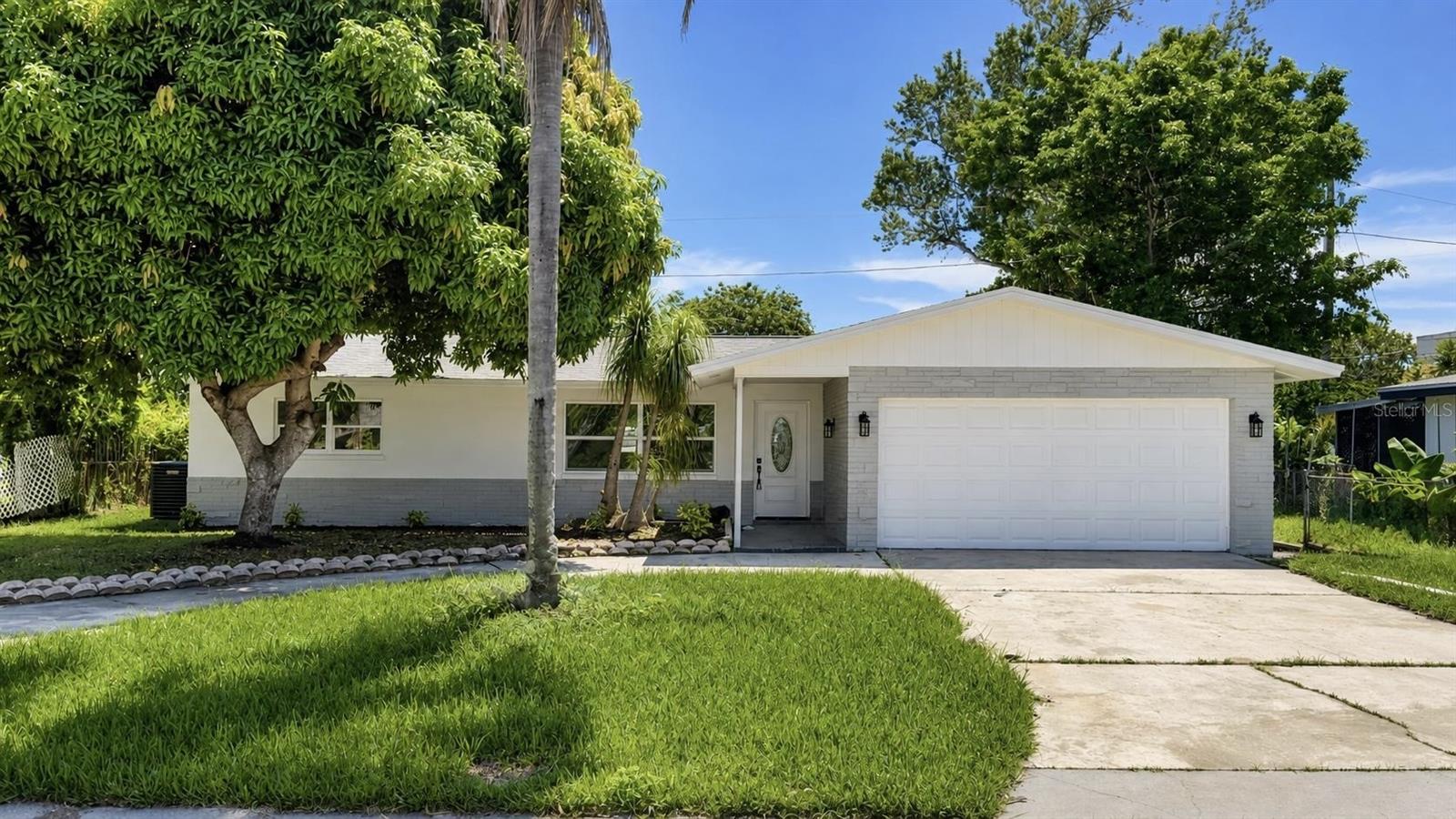1421 Heather Dr