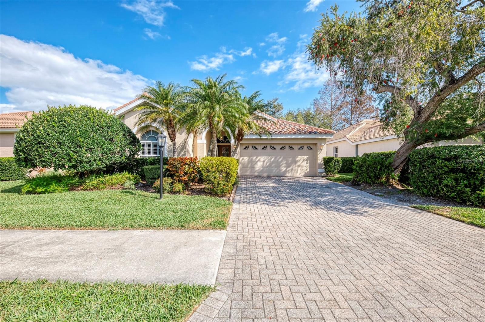 5271 Highbury Cir photo 1