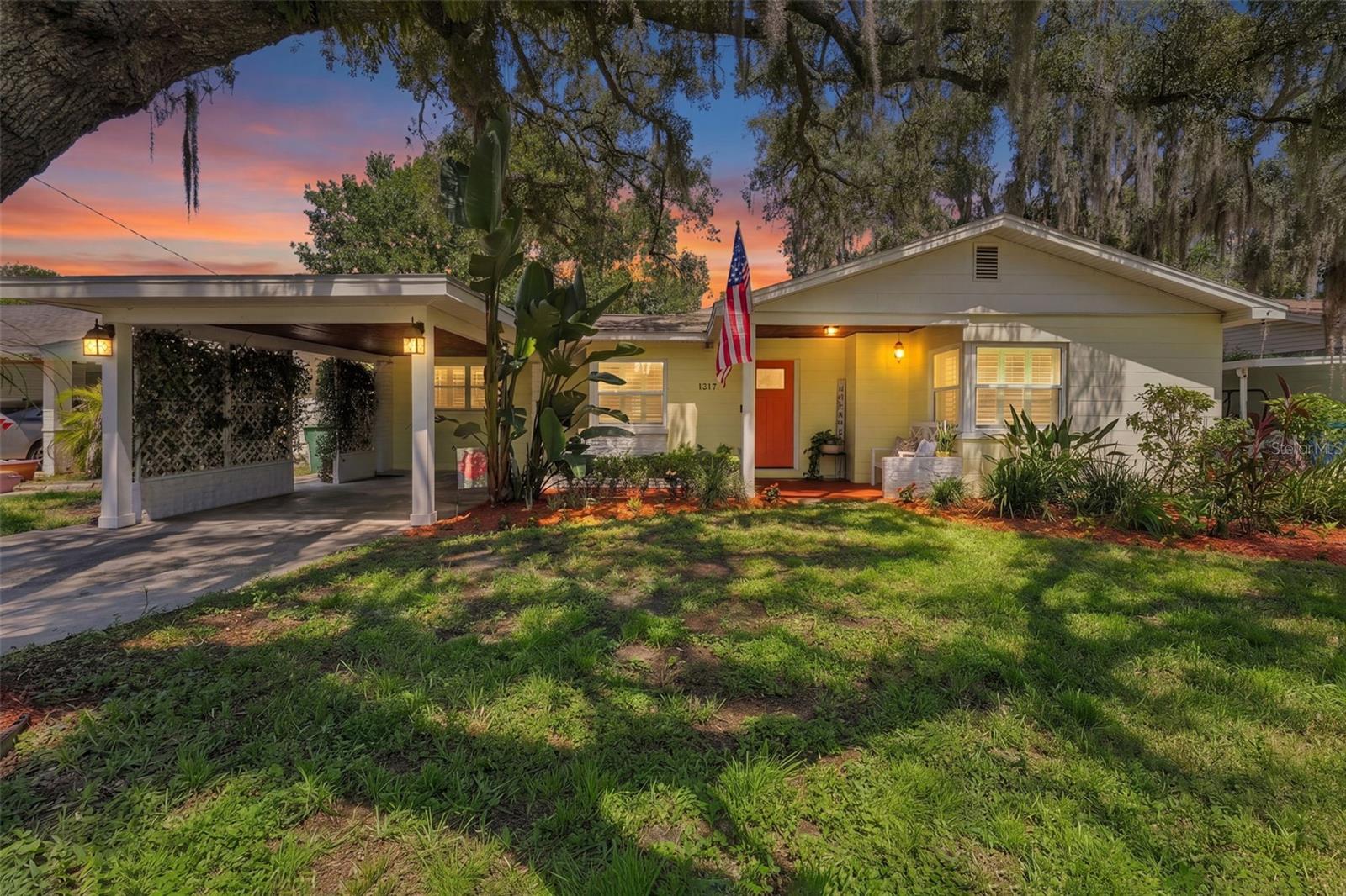 1317 Divot Ln photo 1