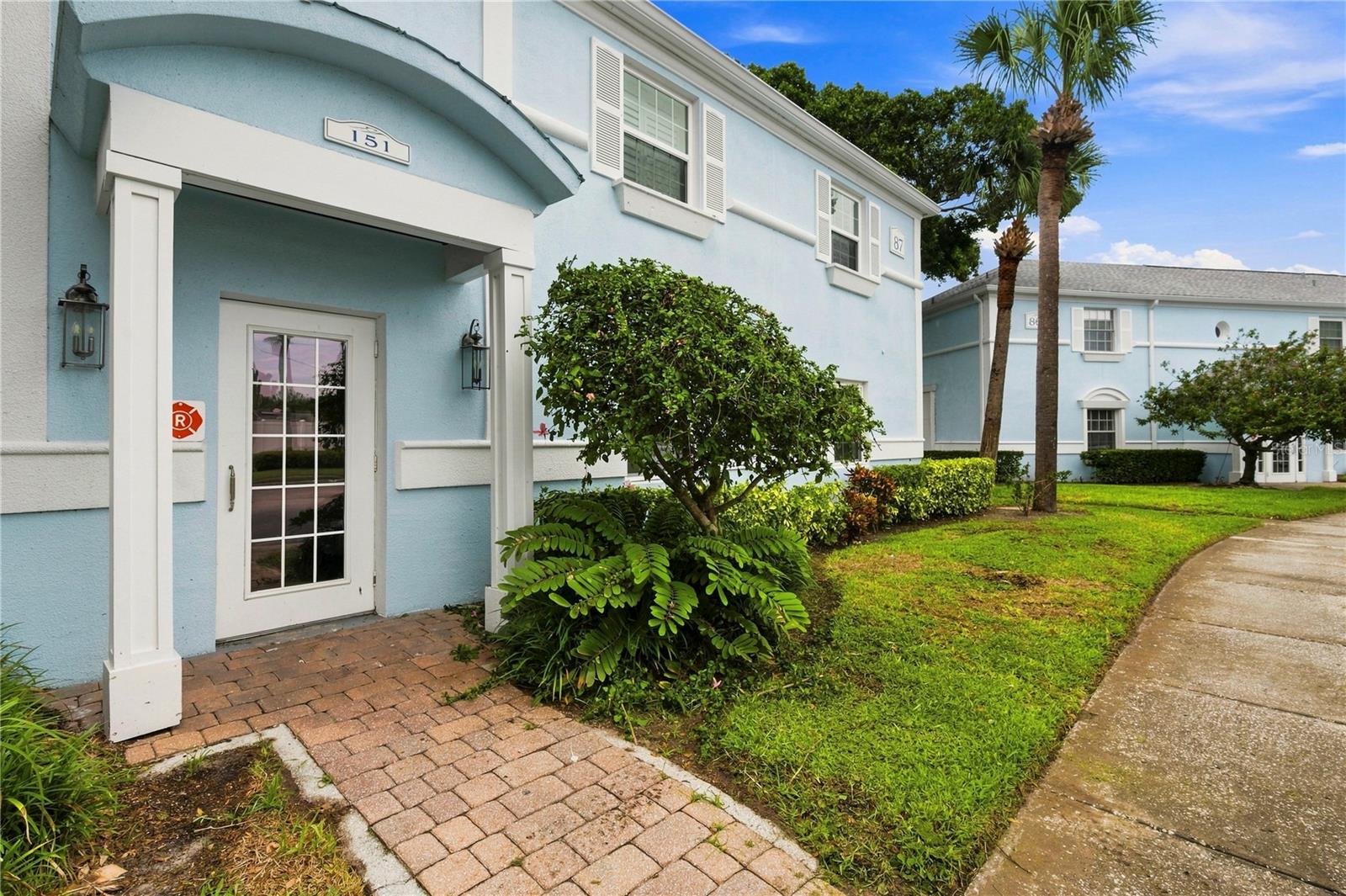 151 Seahorse Dr SE #B