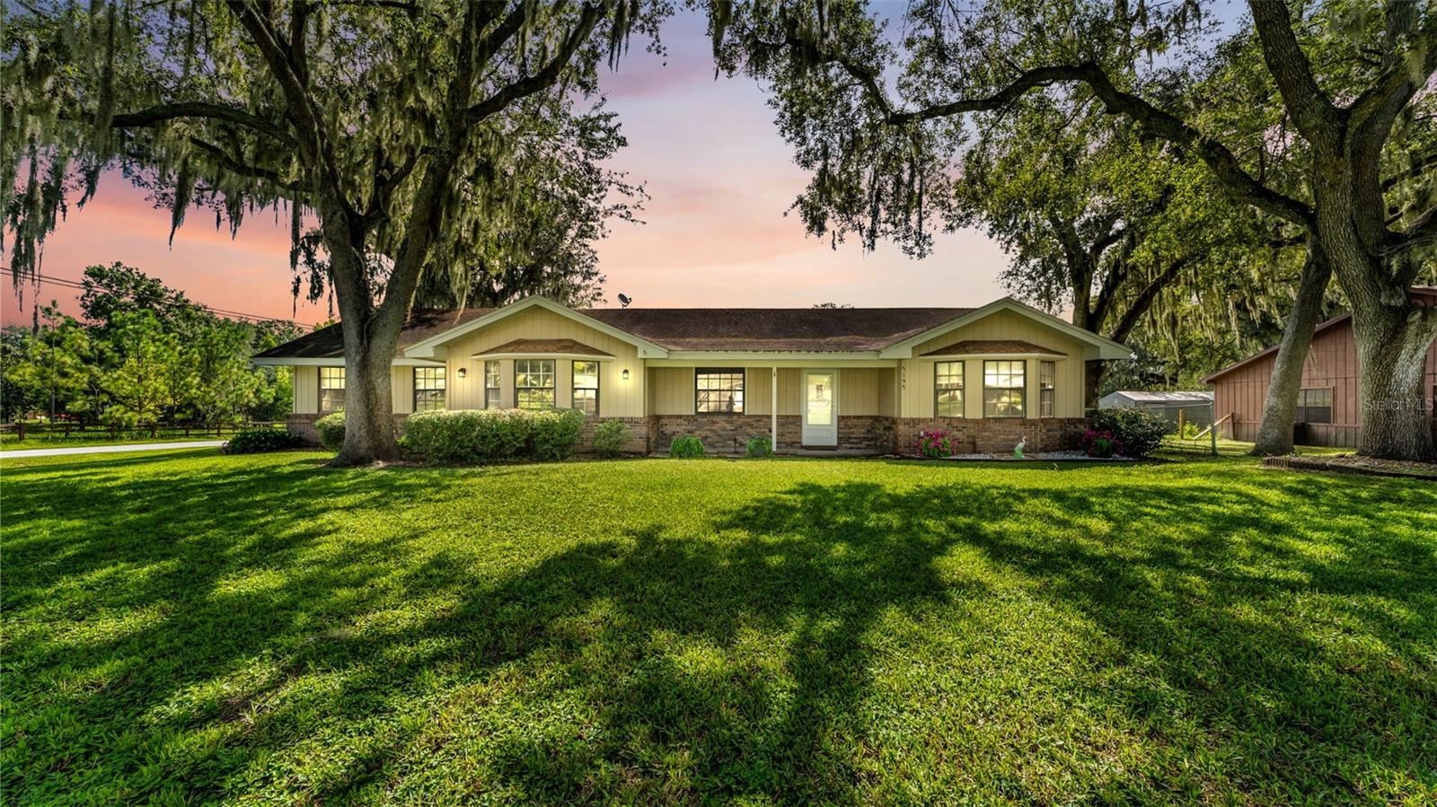5195 Oakwood Trl photo 1