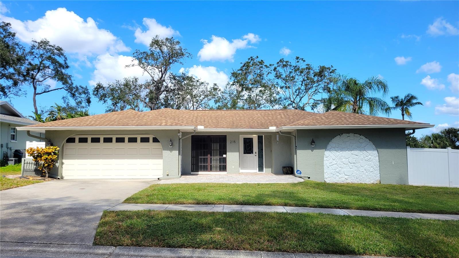 215 Meadowcross Dr