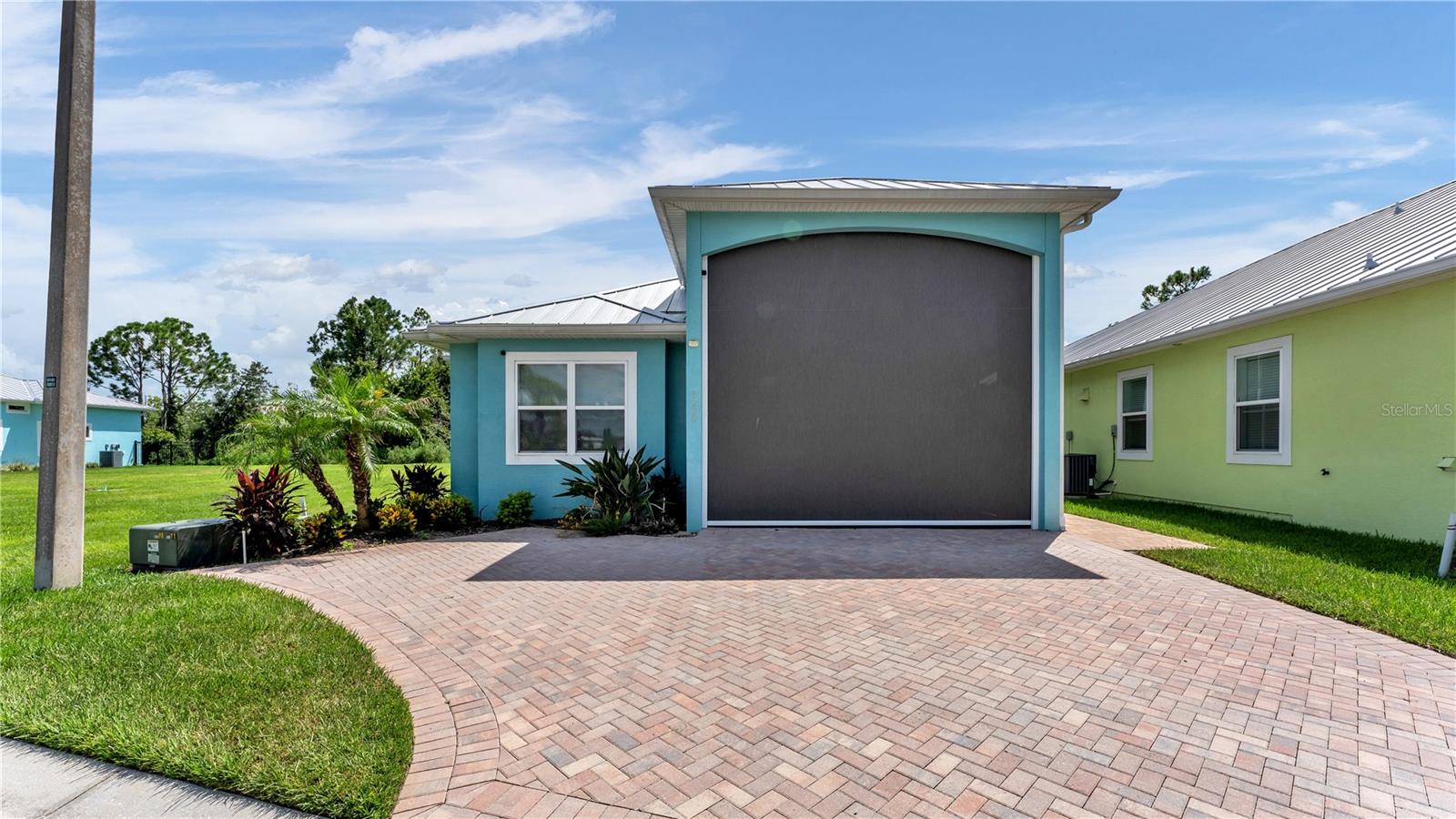 3220 Fish Hawk Dr photo 1