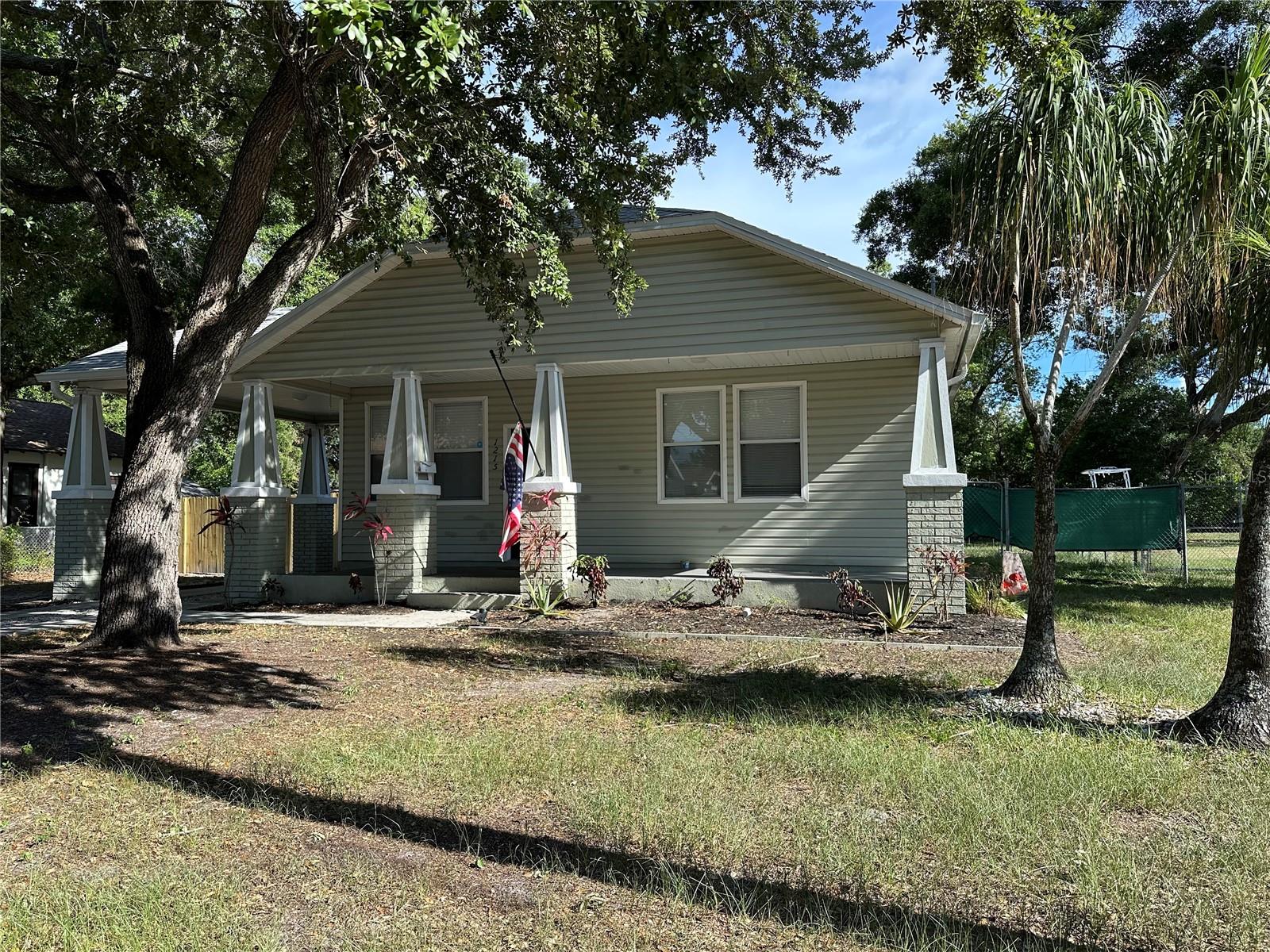 1215 E 29th Ave