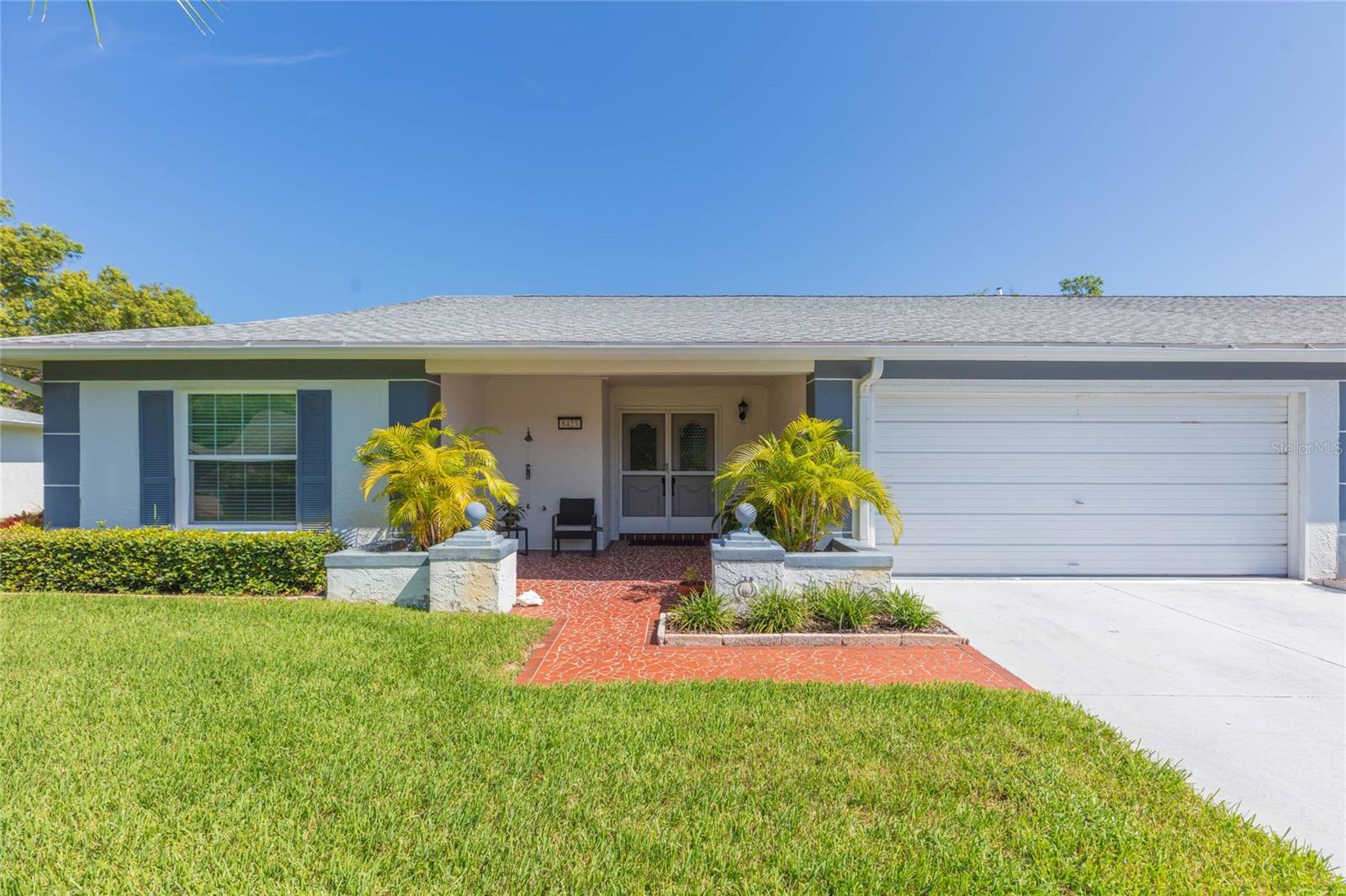 8423 Pebble Dr photo 1