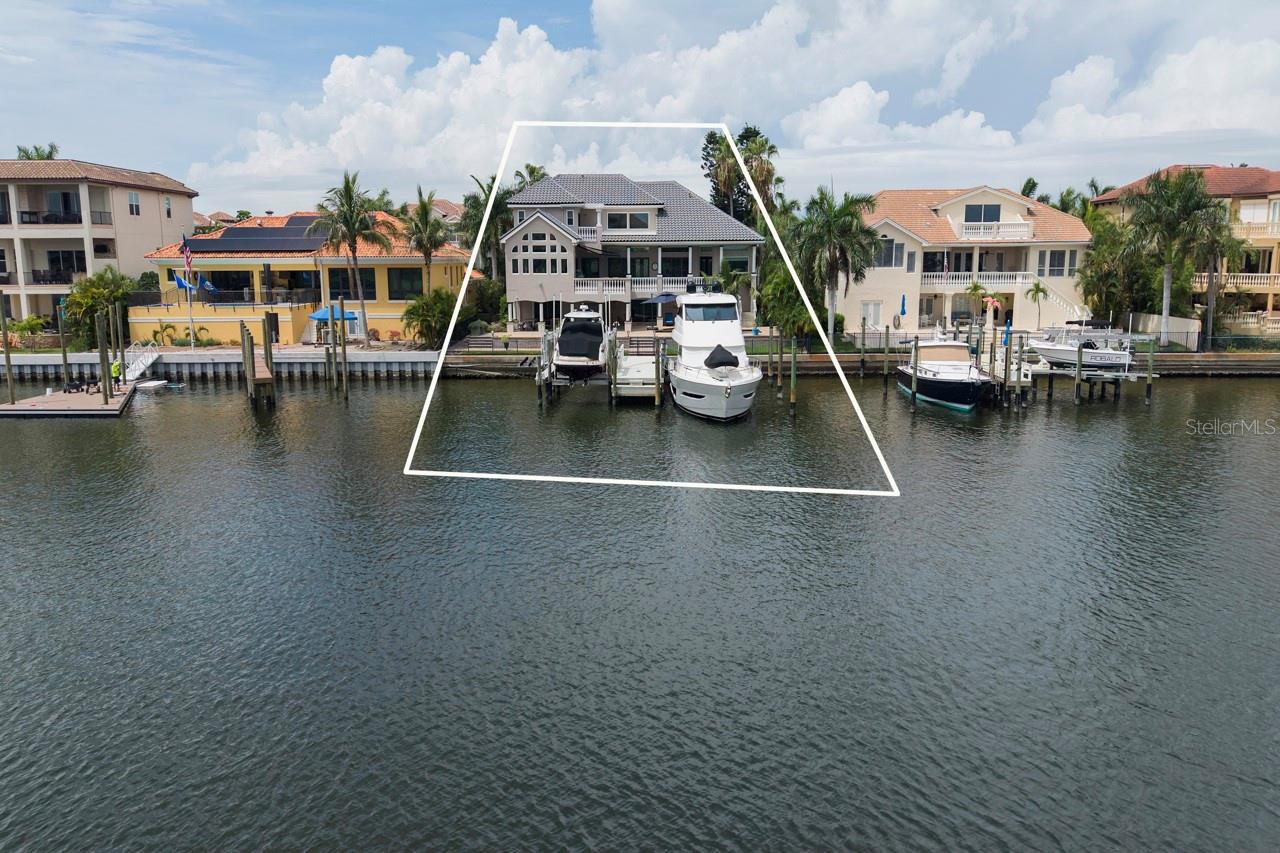 6113 Pasadena Point Blvd photo 1