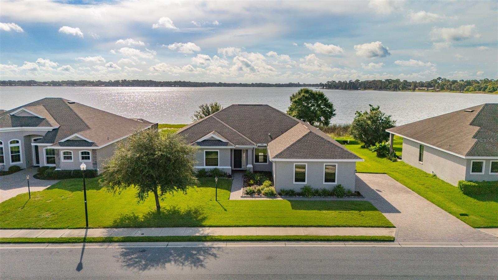 473 Lake View Way photo 1